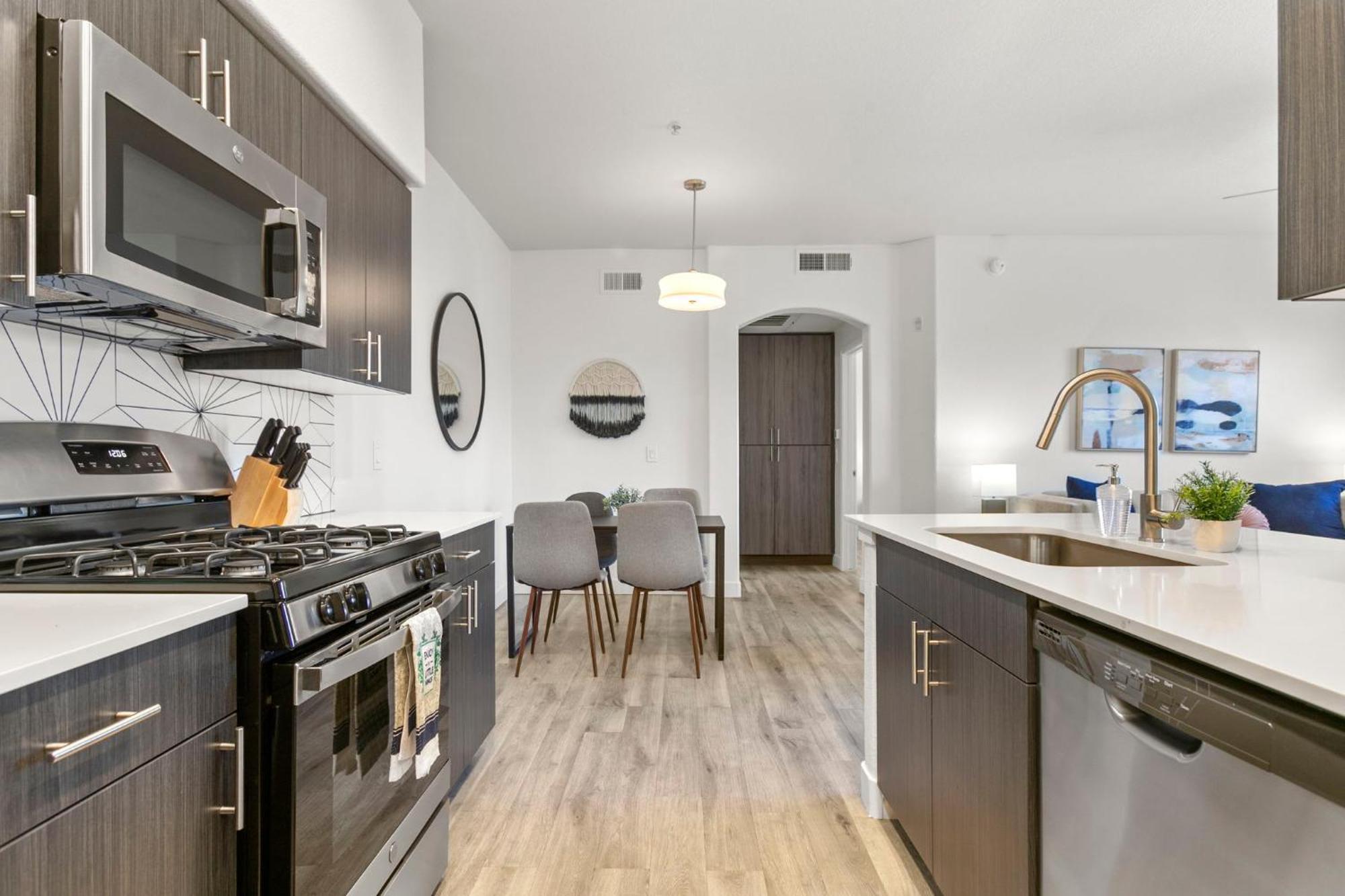 Cozysuites Glendale By The Stadium W Pool! 11 Exterior photo